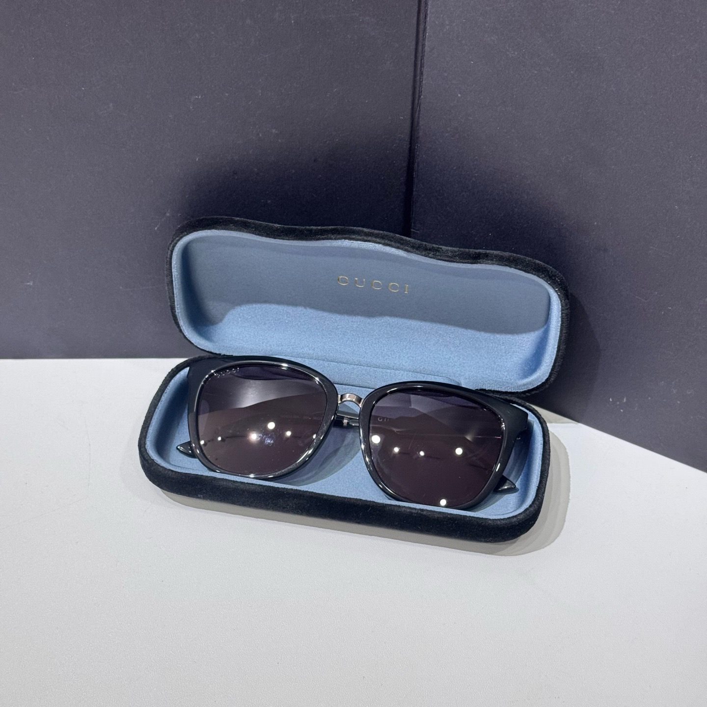 Gucci黑色太阳镜