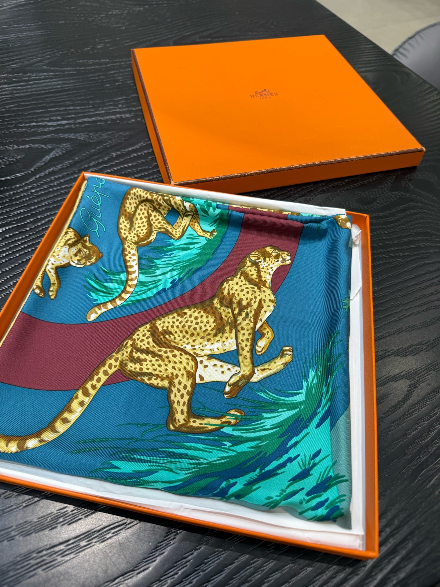 HERMES爱马仕 蓝色动物园丝巾，90*90