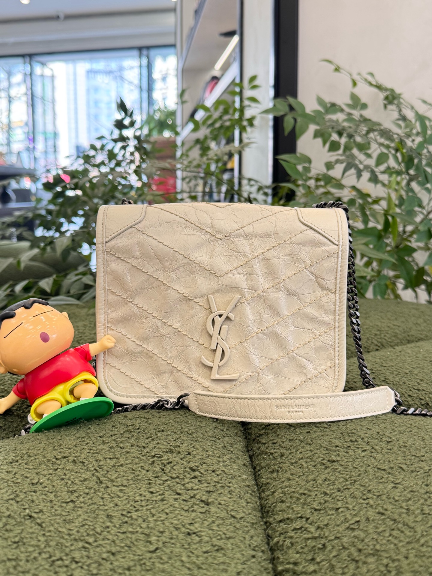 YSL/圣罗兰，19编码mini niki迷你单肩包斜挎包链条包奶白色尺寸：18.5*15cm，附件